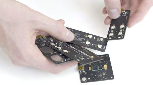 MicrochipMakes's tweet photo. Beat that! These credit card-sized instruments give musicians access to countless sounds: http://t.co/HX1YKoC7pN http://t.co/hUdvskAenc