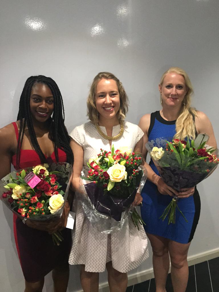 Timmytammy8's tweet photo. "@shakesdrayton: Loved my flowers too.Thanks again for @englandnetball @NetballUnites http://t.co/6RfyqvdQCp" Ditto!Thanks+great2meet u all!