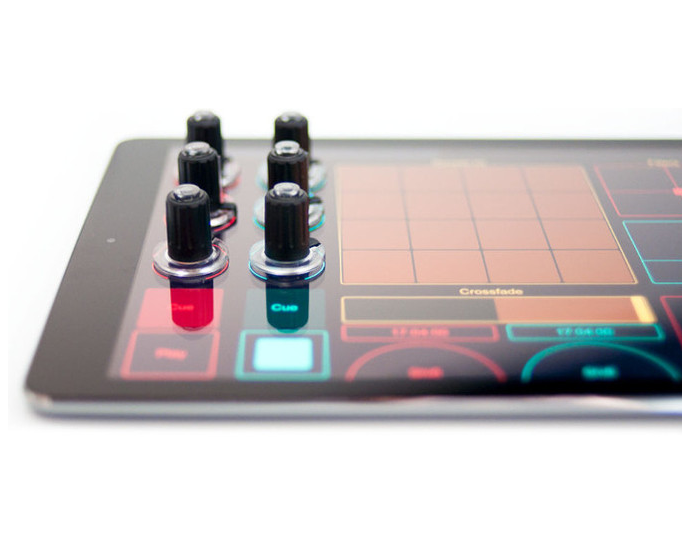 bluetulipawards's tweet photo. Voor het betere DJ-werk: draaiknoppen op de iPad http://t.co/oB5KA8lKfa @TunaDJGear #AIA15 http://t.co/XVInHPZ4Xs