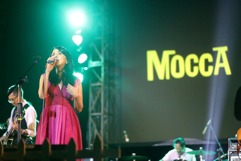 Band Indie Mocca Lepaskan Rindu Swinging Friends Lampung. cawageh.com/2015/06/band-i…