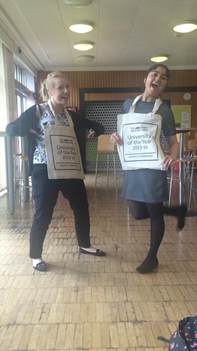 anythinbutjenny's tweet photo. We <3 UOB!! @TheBhamProject #BirminghamProject Thanks for the bags @LCAHM_UoB @ShantelEDACS http://t.co/NspJWcvuPy