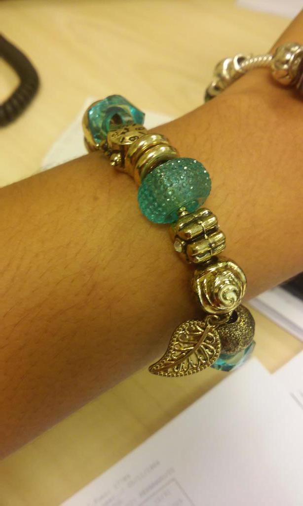thais_surama's tweet image. Mais um mimo. 
#PulseiraPandora apx 😍❤💋