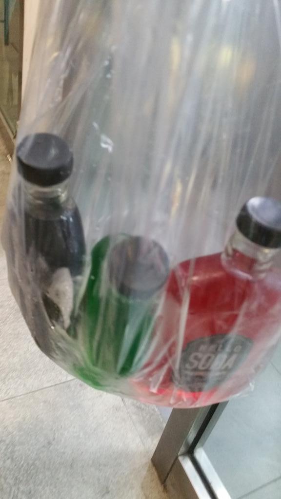 isfirdhaus's tweet photo. Bukak botol tonight! HAHA KIDDING! Its soda guys!! Its very nice!! Bought it at Bazaar Geylang http://t.co/BZe42QVWIc