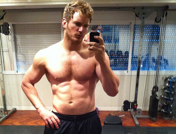 BuzzFeedCeleb's tweet photo. Chris Pratt is calling for equality: “Objectify men as much as women” http://t.co/NO6SzUfry7 http://t.co/uM9toAs9u6