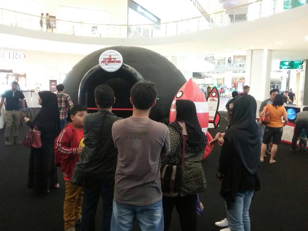 space_INA's tweet image. Udah pernah masuk mobile planetarium belum adik- adik? Yukk tgl 2 hari lagi kami di @The_Park_Solo | @AgendaSOLO