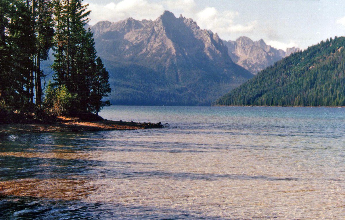 DreamPlanGoNow's tweet photo. Enter to win 1 of 12 #family vacations to Idaho! http://t.co/RlFWwIGWN6 #familytravel http://t.co/tEViufyYlm