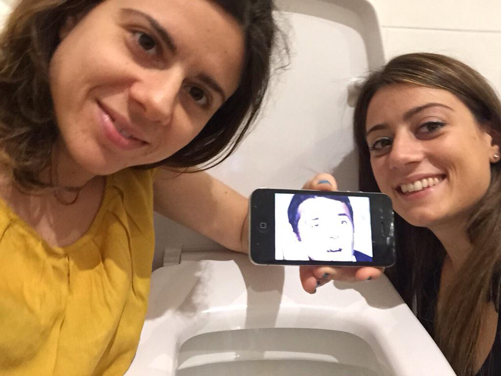 kalliroifalcone's tweet photo. @welikechopin #missingmatteo c'avemo 'na perdita al bagno #finaledistagione chi ci mancherà davvero è #gazebo http://t.co/V6AtCp2clf