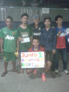 RICKSFC's tweet photo. #FlashBack || Juara 1 #RamadhanCup2014 Tim KROASIA cc: @ksp_20 @panjiperdana @iRwaNn7 @dadansahid http://t.co/kz7FqaHM9U