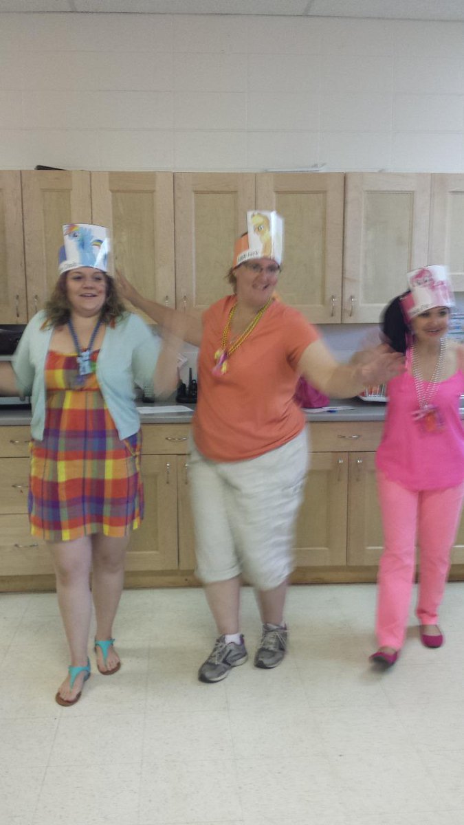J_Kitchy's tweet photo. Nananananananana BATMAN! St.Kateri challenge accepted and complete! #ilovemyjob #drivencrazy @ChildCareYMCA http://t.co/ceK3ixOsiy