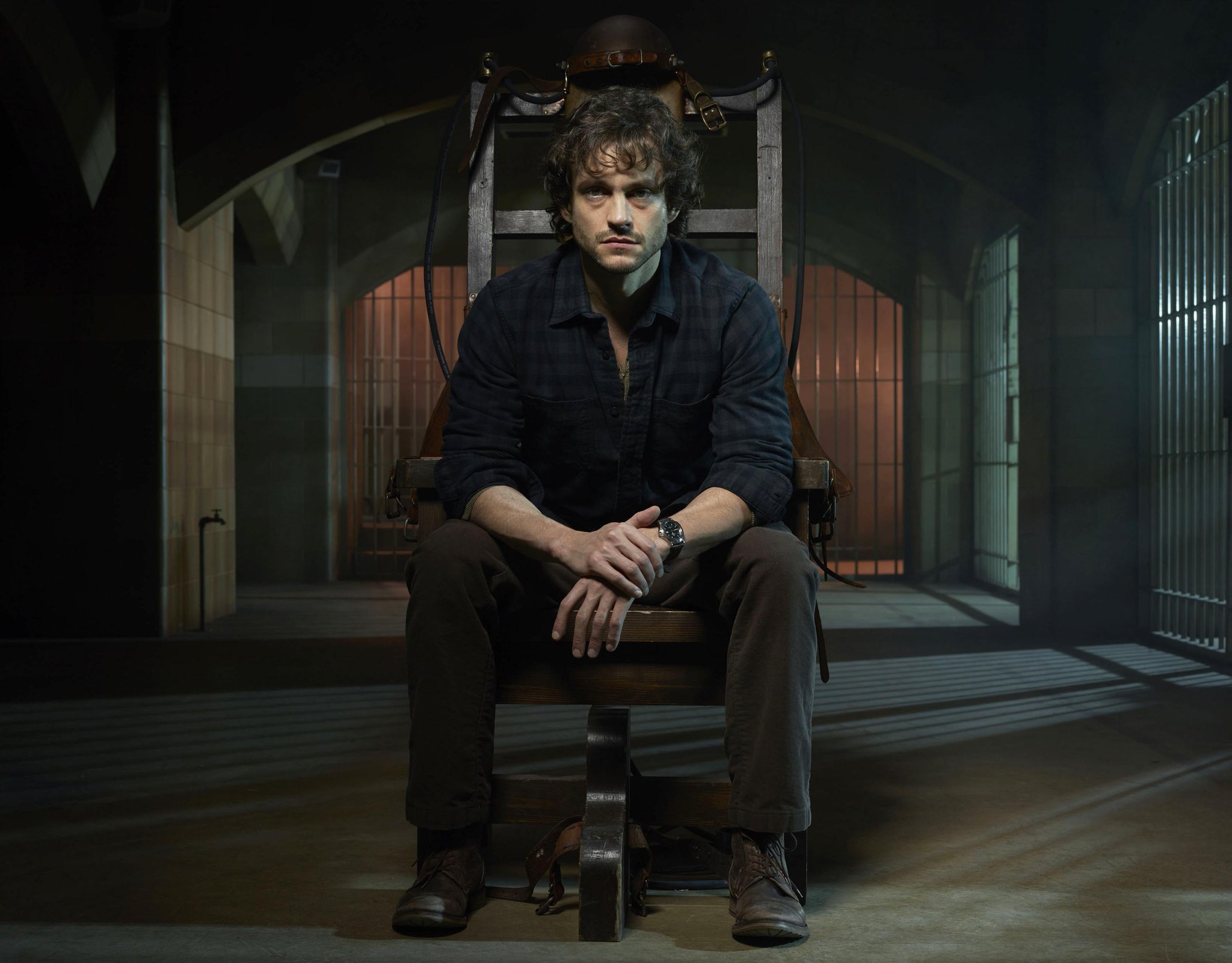 Happy 40th birthday to star Hugh Dancy:  