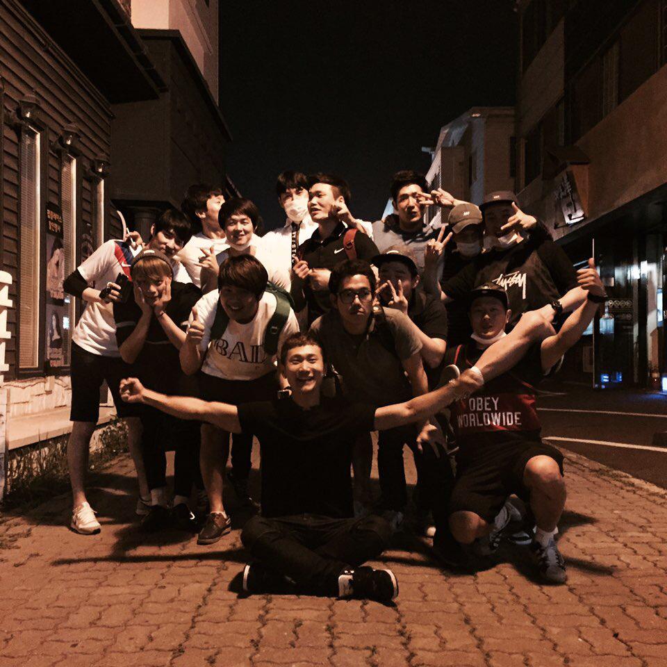 BeeeestDJ's tweet photo. 오래보자 아그들으 여러분도 친구들 오래오래 보세용 http://t.co/xWvzgS9d90