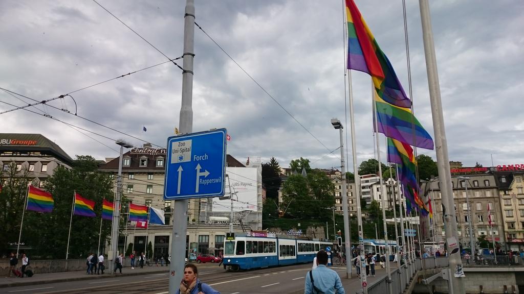 Sascha6000's tweet photo. Zürich ist parat für morgen
#pride #zhpf #zürich #jugenpride @stadtzuerich http://t.co/cf7WhHhVpc