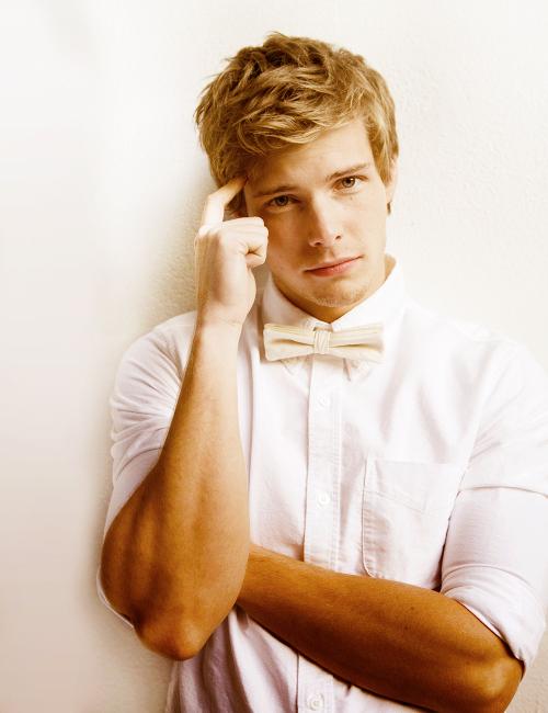 Always3G's tweet image. #SeBusca
Lysander Scamander
17 años
Hufflepuf
[Hunter Parrish]

@Fuckandhelp @ALaCazaDelRol @MundoRoles @AyudaRol