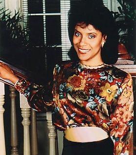 Happy birthday to the beautiful Phylicia Rashad ! 