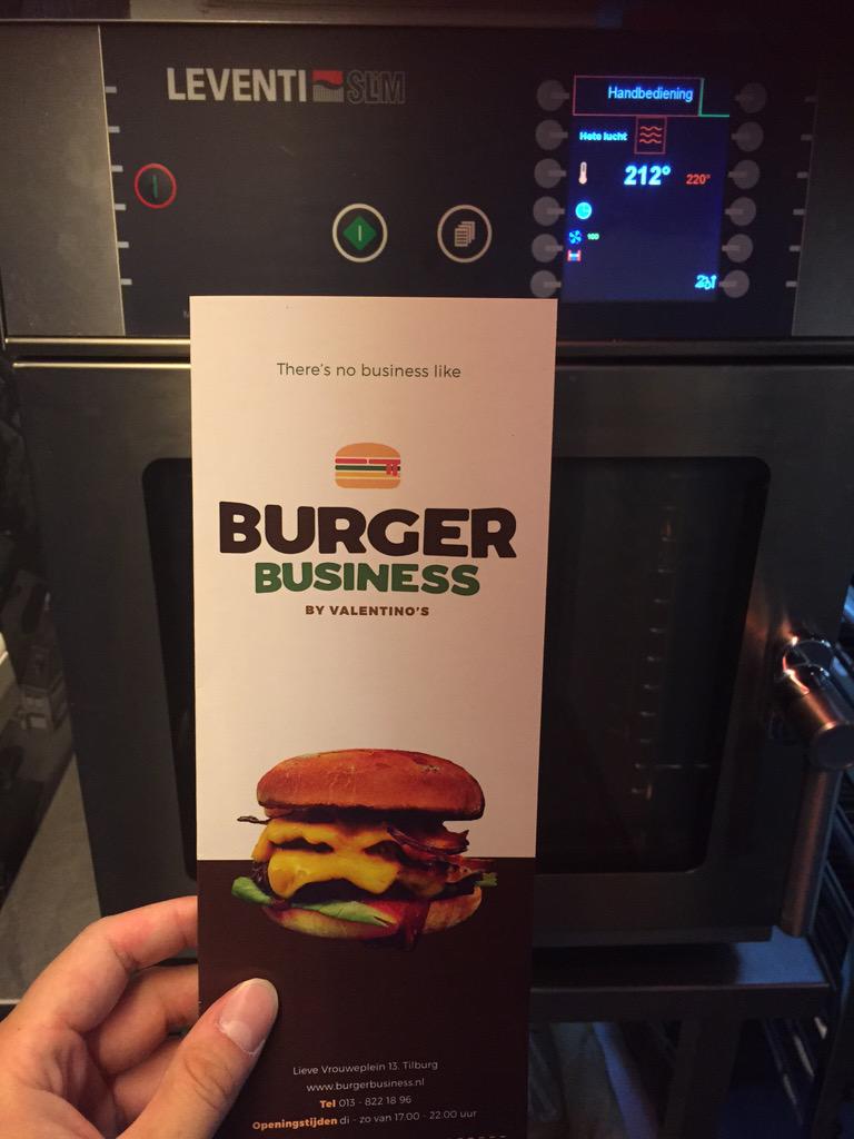 RobbertLoo's tweet image. Whats for diner? burger! #burgerbusiness #leventi #levens #leventislim
