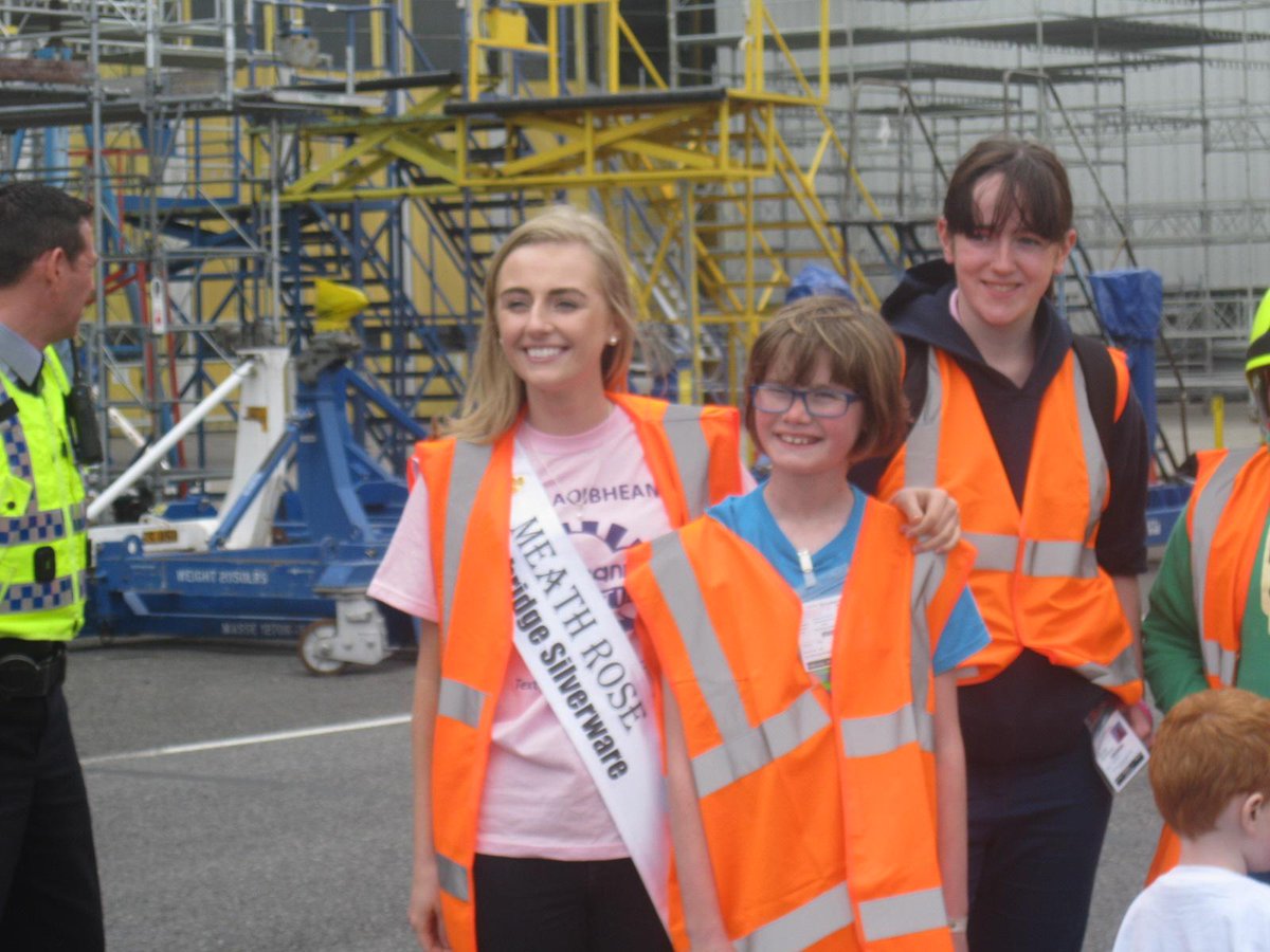IrishAero's tweet photo. Elysha Brennan @MeathRose1 lending her support for @APTjimmy at today's charity aircraft pull @DublinAirport http://t.co/vxOF2Ha9Kv