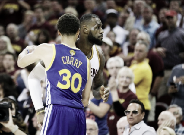 NBA_VAVEL's tweet photo. #NBA Las Finales 2015, récord de audiencia en los últimos 17 años http://t.co/mlrJXUGM46 http://t.co/GFrDTgfaK1