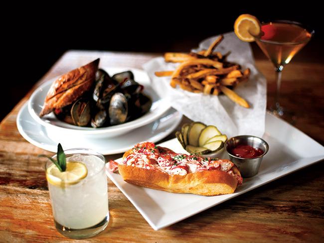 Lobster rolls for lunch today? Yes, please: ow.ly/Oup39 CC <a href="/GreyLadyAspen/">Grey Lady Aspen</a>