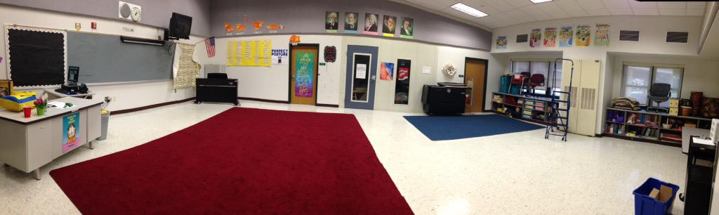 hazelbutton2002's tweet image. Room is packed and I am ready for summer!! #sohappy