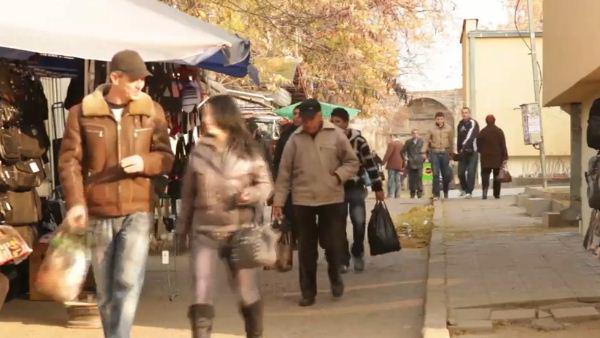 CATCALLERS: Argentina proposed enforcing fines to punish people caught cat calling. ketv.tv/6016BB6Dw