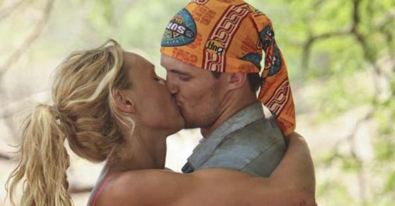 SURVIVOR on X: #FlashbackFriday to Jon & Jaclyn smoochin' #Survivor style.  💋 #nationalkissingday  / X