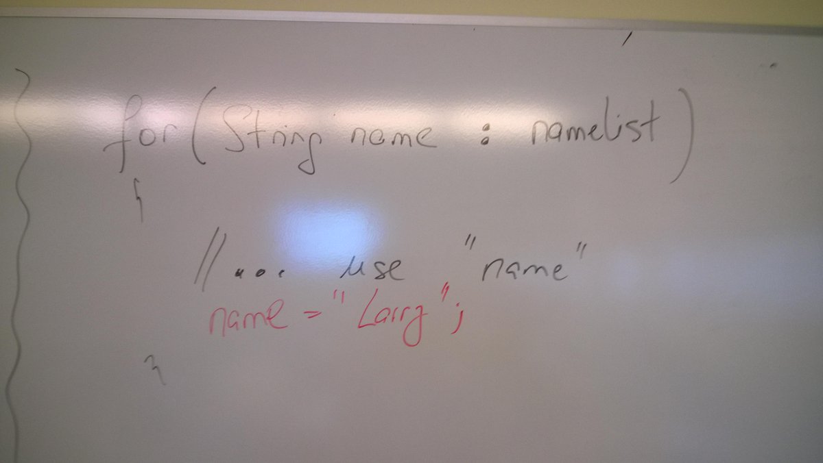 ProfM_OOP2's tweet image. (2/2) To #easily and #safely iterate through an array you use a for-each loop.