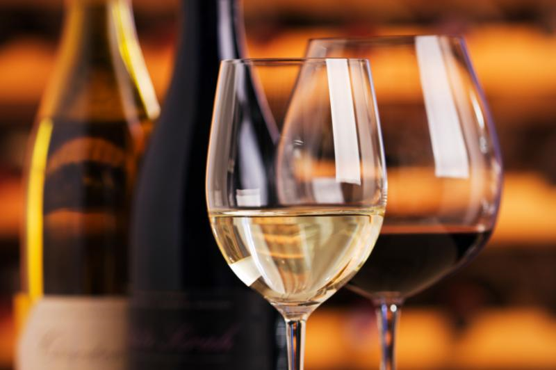 wavesbar's tweet photo. Join us for a glass or two of prosecco,chardonnay or pinot grigio blush &amp; watch the sun set over #seaton #cornwall http://t.co/ThYyvAm4gI