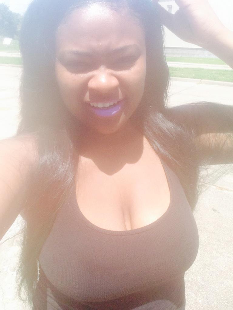 _dinobtw's tweet photo. It's hot but 😊😘 http://t.co/rTdiZSsVyb