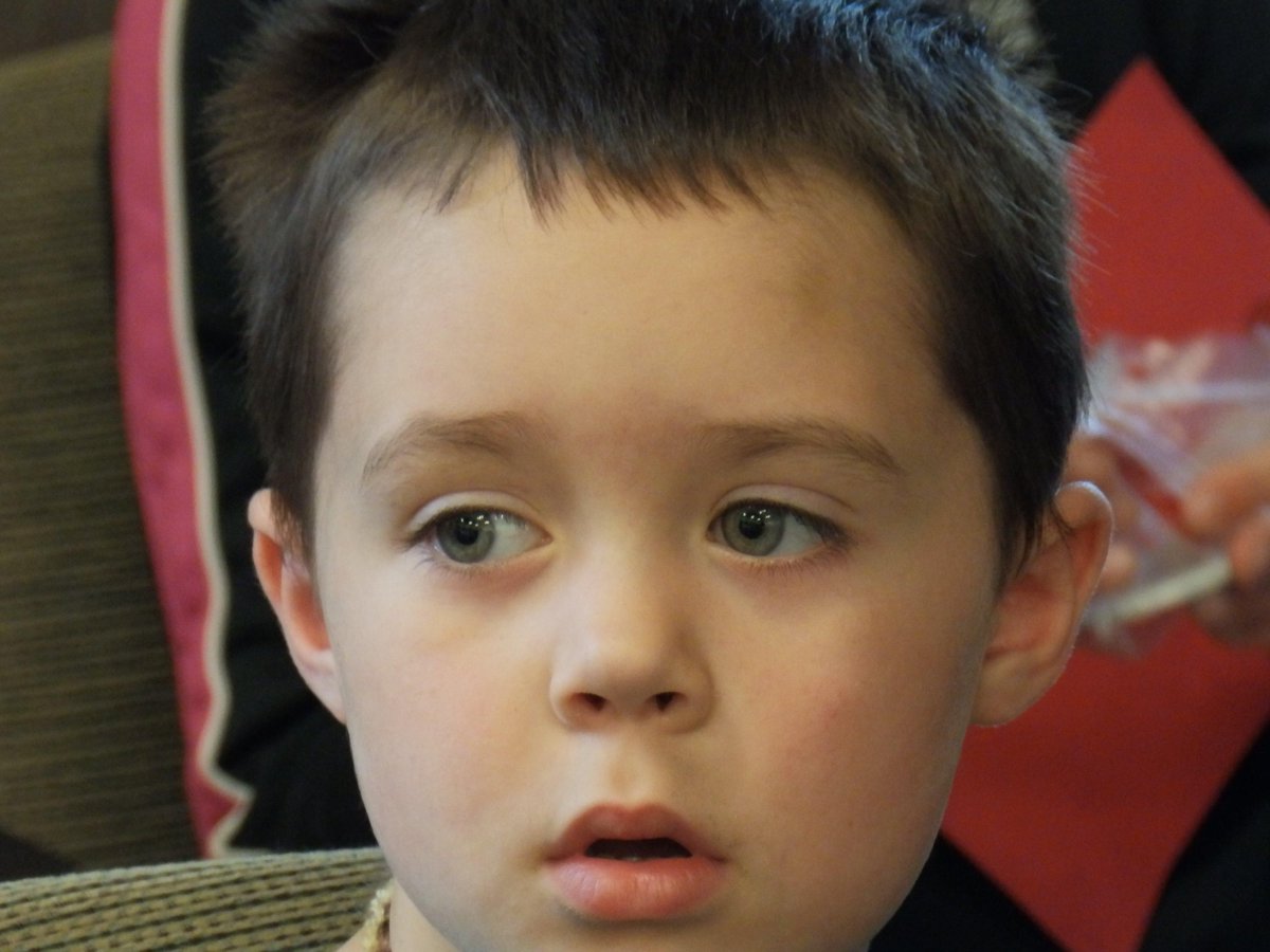 LibraryTechKate's tweet image. Summer Reading Participants pay close attention to Mr. Coventry as he explains "STOMP" and how to create a song.