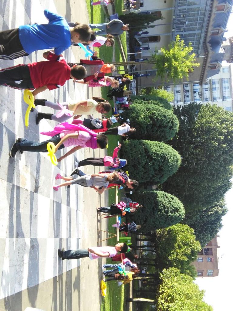 CRJ_Navarra's tweet photo. Asi hemos pasado la tarde con #CRJBurlada http://t.co/2Ts7VMgPFC