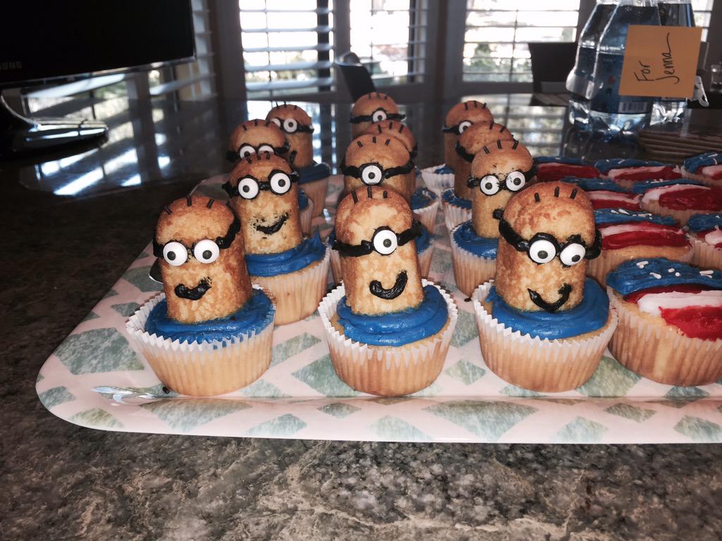 RedwineLine's tweet image. #BestBakeSaleInSanRamon!
Going on NOW! 2978 Ascot way. Great deals before sunset