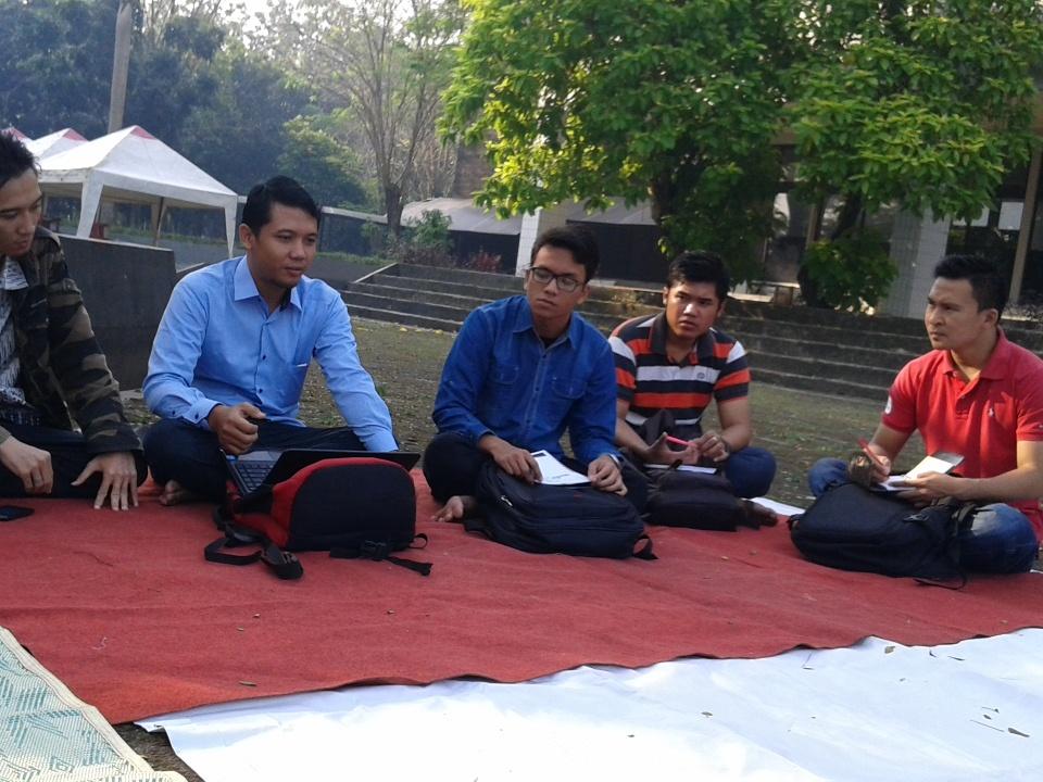 Sudah dimulai rapat sidang pembahasan TAP Masa Bakti yang dipimpin oleh Ketua Komisi Legislasi yaitu Arif Saputra