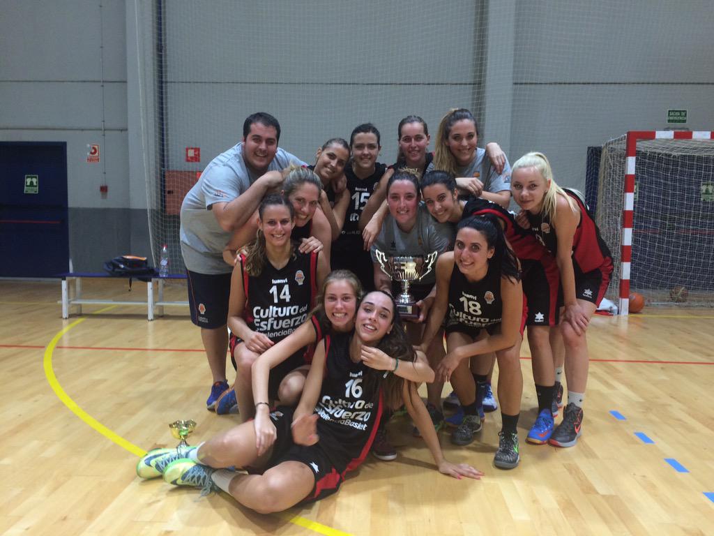 LAlqueriaVBC's tweet photo. Final Liga AUPA Fem
CB Benimaclet 54 - Calvestra Valencia Basket 71

¡¡CAMPEONAS!! http://t.co/pdkIAm3Q56