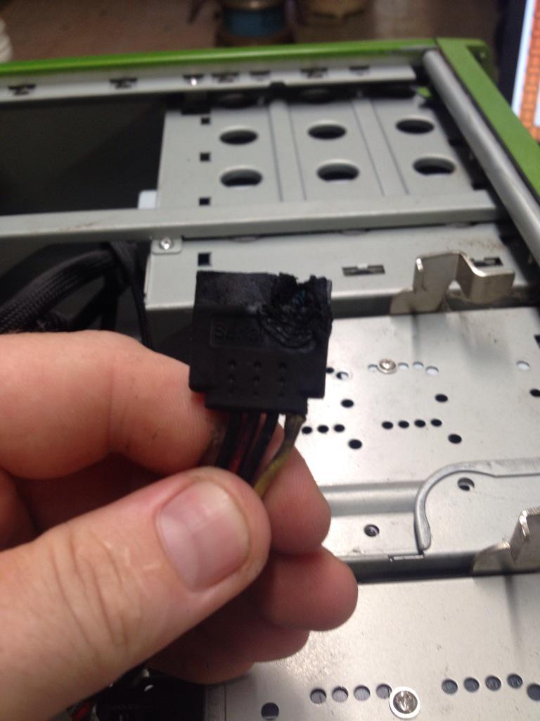 CleverName9's tweet photo. Please hold... Meltdown in progress. http://t.co/jqCVOpWtTS