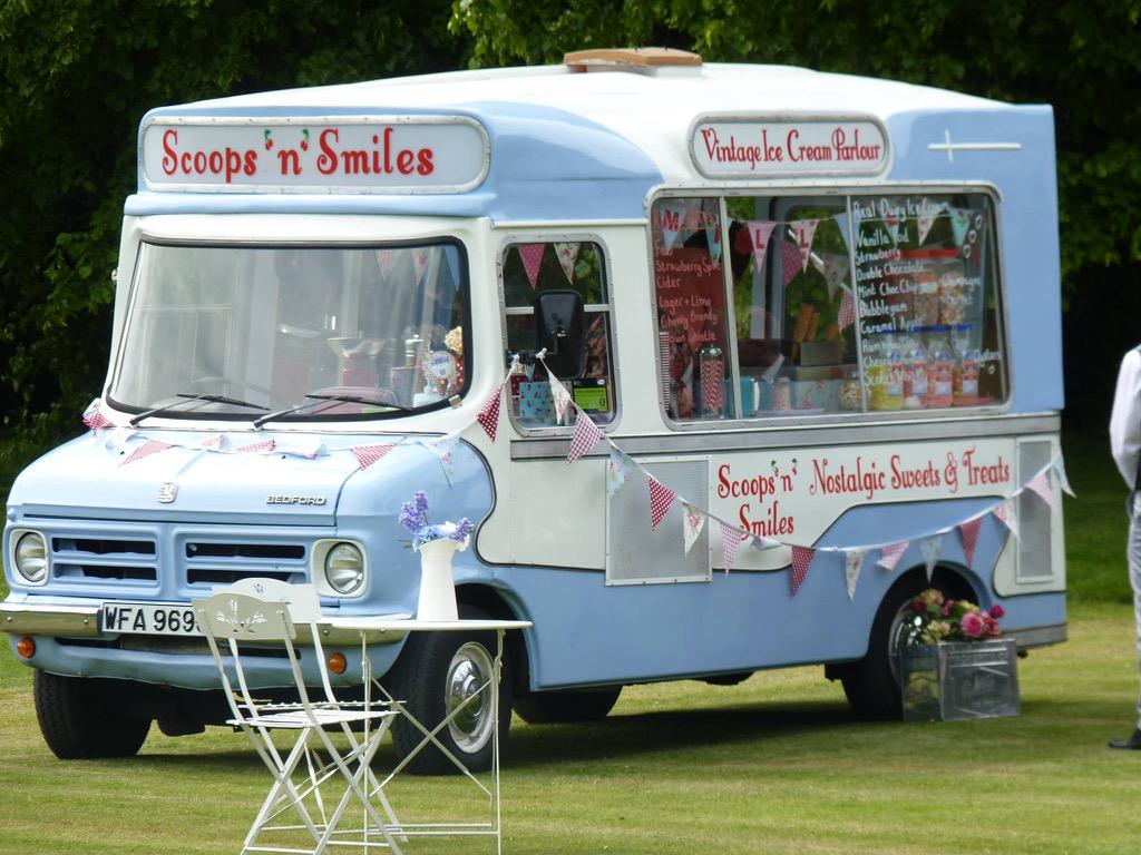 Wedding time#BowburnHall icecream#mr&amp;mrs#somethingdifferent#quirky#marriage
