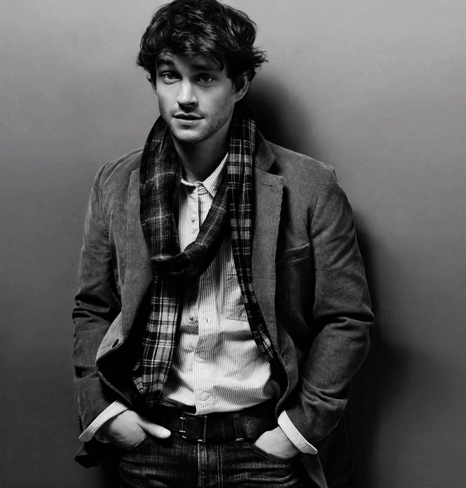 Happy Birthday Hugh Dancy    