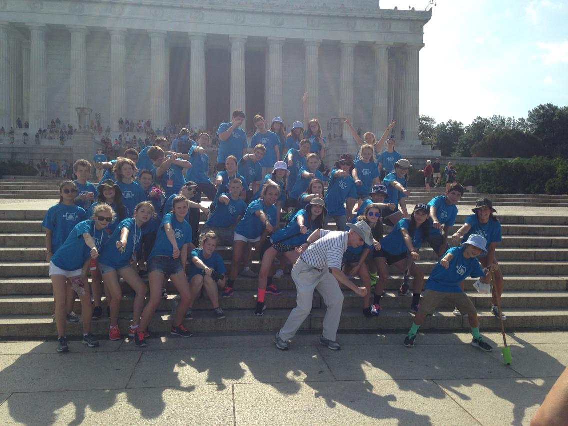 GreveHistory's tweet photo. #wolvesinwashington - bus 1 and Dave! http://t.co/yni3UtvOtm