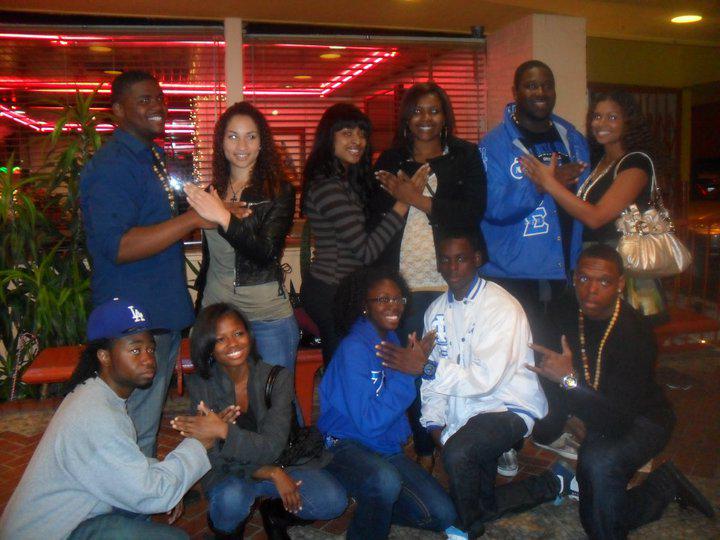 wolfofdena's tweet image. #Fall2010 BE GL EA #Sandz #LBs #FBF