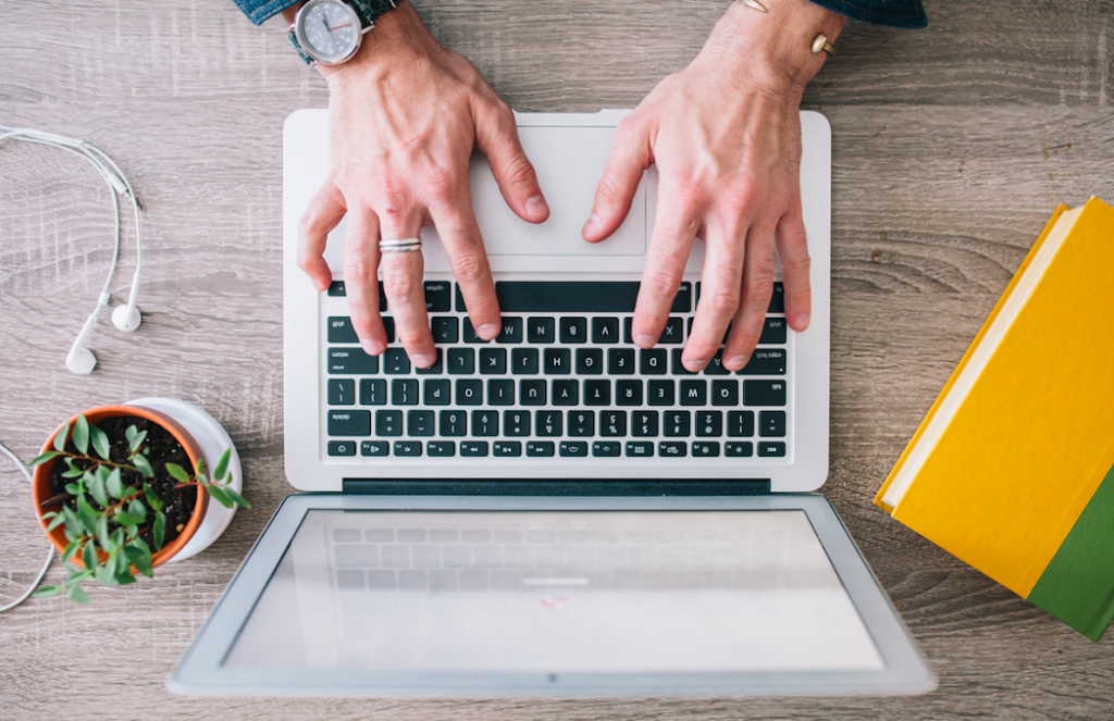 6 reasons why #working from #home is bad for you (especially #5!) bit.ly/1d6w13C #businessintelligence #tips