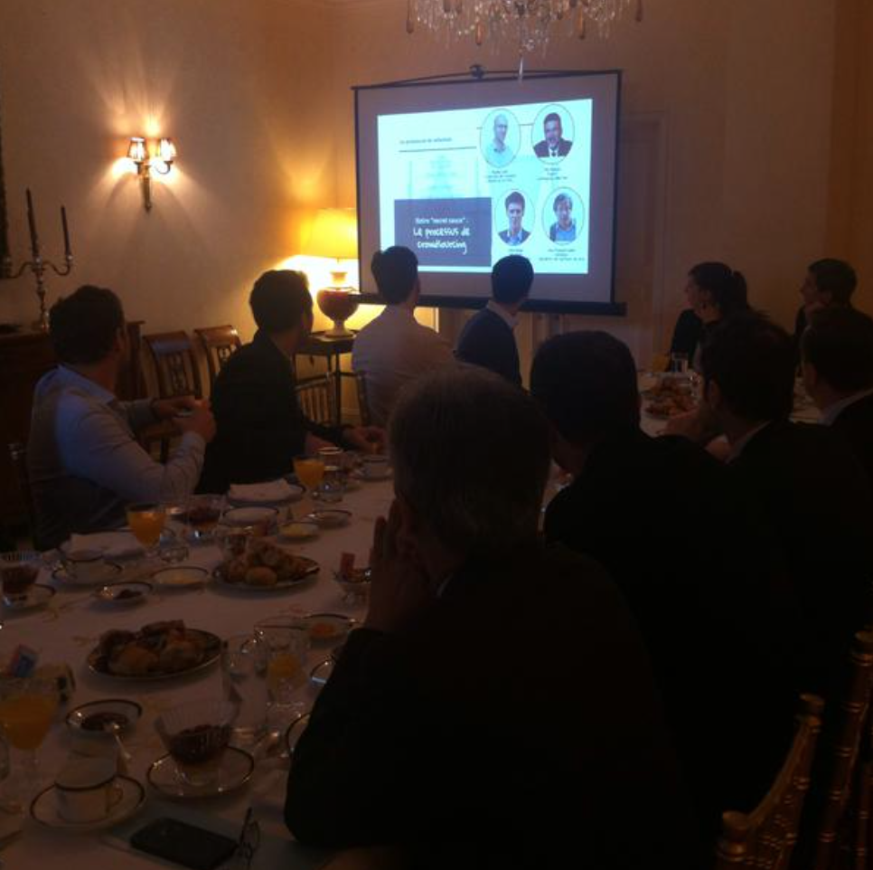 Frenchfounders's tweet photo. #StartupToStartup Petit-déj au @ConsulFranceNYC lundi dernier.
Merci @thibauld pour ton pitch! @allmyapps http://t.co/VY0uCCA2od