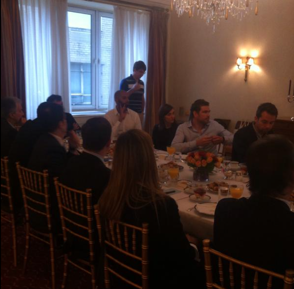 Frenchfounders's tweet photo. #StartupToStartup Petit-déj au @ConsulFranceNYC lundi dernier.
Merci @thibauld pour ton pitch! @allmyapps http://t.co/VY0uCCA2od
