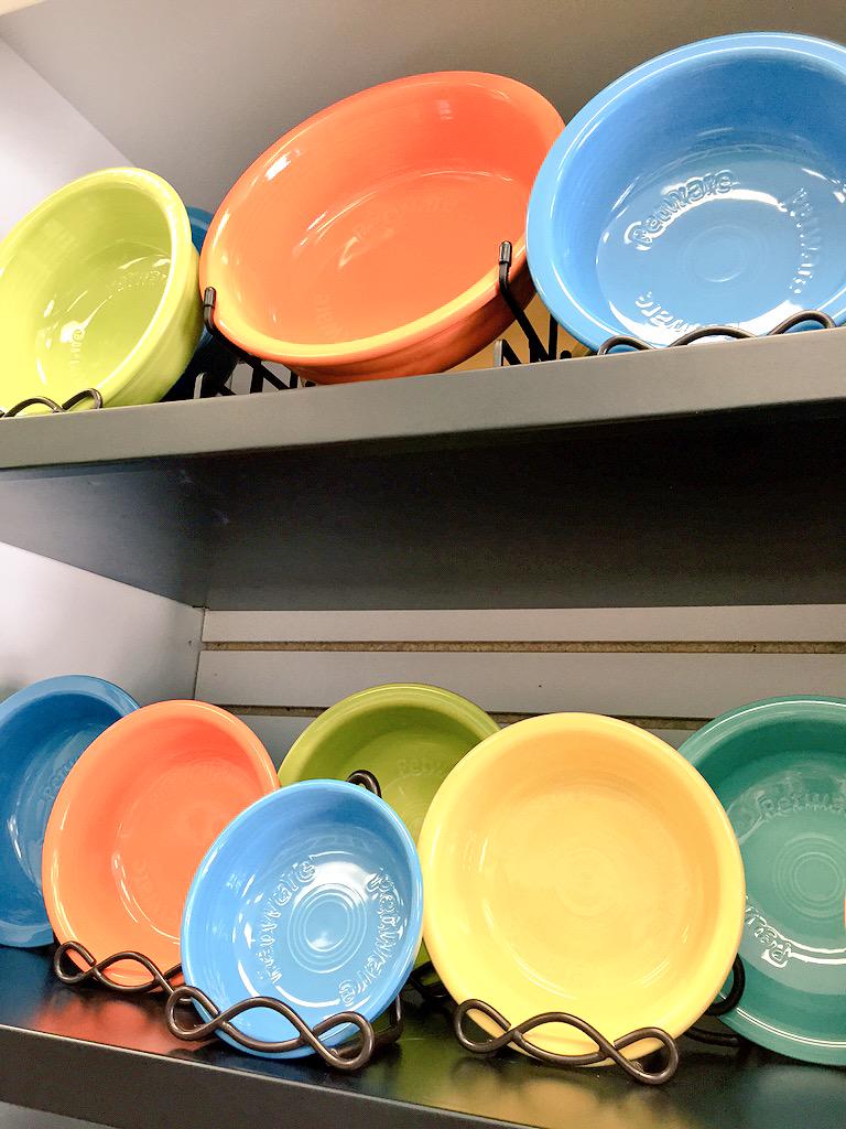 Two_DogsLLC's tweet image. Who said your pets couldn't have lovely dishes too! #petware #pets #dishes #fiestaware #ceramic get theirs now!