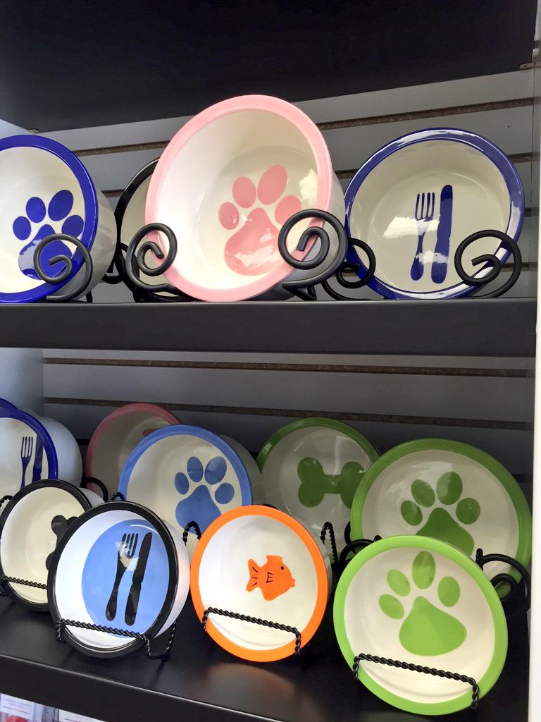 Two_DogsLLC's tweet image. Who said your pets couldn't have lovely dishes too! #petware #pets #dishes #fiestaware #ceramic get theirs now!