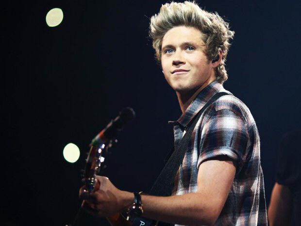 klara_smiley's tweet image. I should sleep but i have to say Niall that I love his voice
@NiallOfficial #NiallWeLoveYourVoice
Dont feel sad Niall