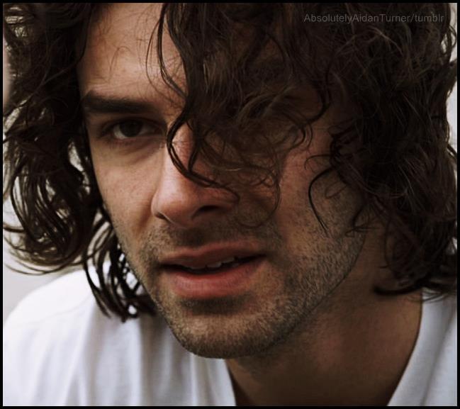 Happy birthday to Aidan Turner:) 