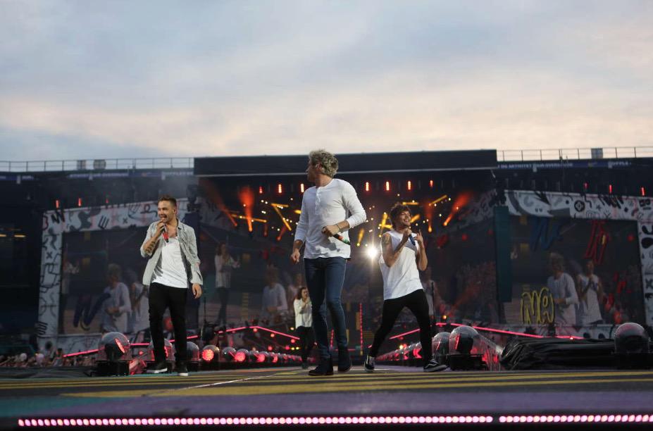 1dupdateo's tweet photo. The boys on stage in Norway 19/6
#1dpics #1dupdatesonline #1DForMMVA #OTRANorway http://t.co/rbSEY4EGBm