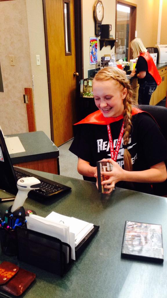 aliipalii's tweet image. Getting movies checked out by the bae😍 #libraryswag #shecute