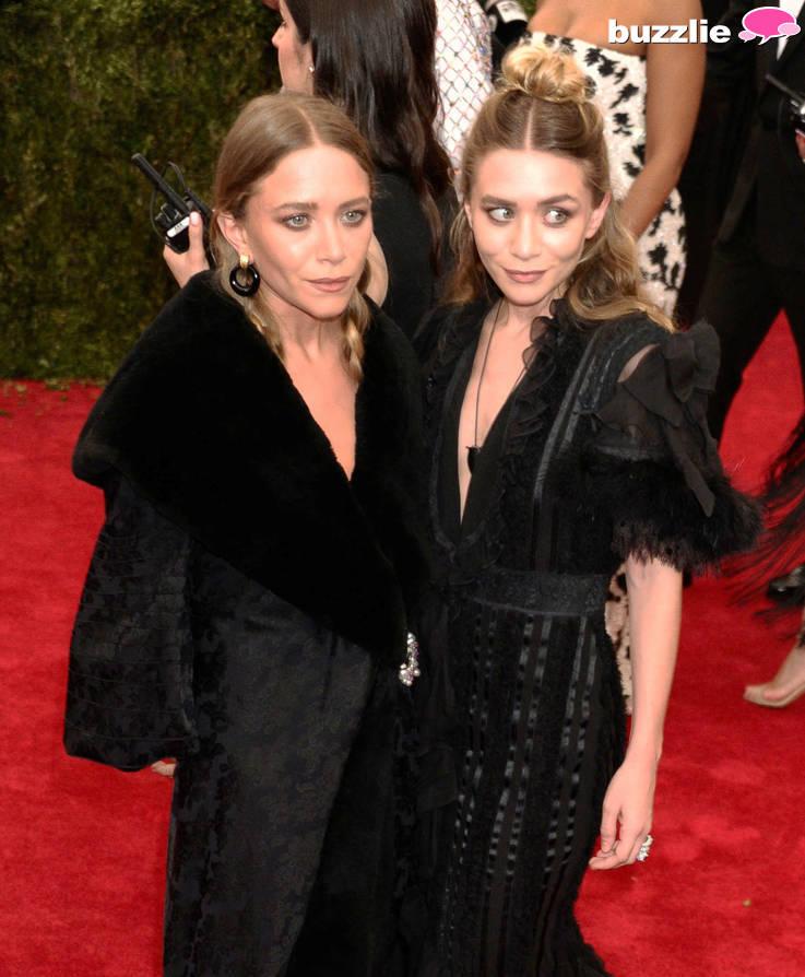 OlsenTwinsStyle's tweet photo. Olsen sisters looks amazing! ♥ 
#Olsen #OlsenTwins #AshleyOlsen #MaryKateOlsen http://t.co/8SR2R2Ntuv