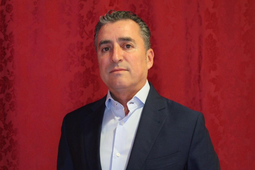 DNBellavista's tweet photo. Enhorabuena a ntro. nuevo Hermano Mayor, Diego Centella Moreno, que nuestros Titulares le guíen en esta nueva etapa. http://t.co/1JqeXToPna
