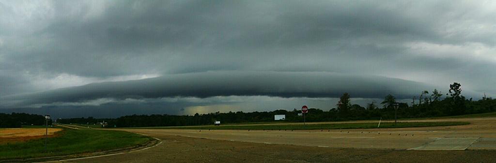 Iuka MS on Hwy 72
<a href="/NMSCAS/">North MS Storm Chasers 🌪🇺🇸</a> @WTVAmatt <a href="/mswxmedia/">MS WX Media</a>